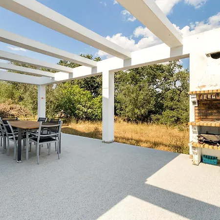 Luxurious Retreat In Lousa Countryside Pensionat 3*