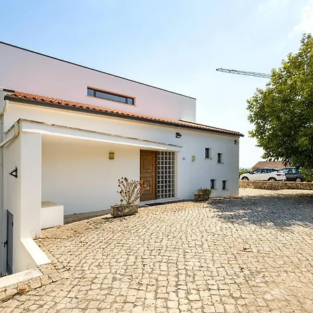 Pensionat Luxurious Retreat In Lousa Countryside