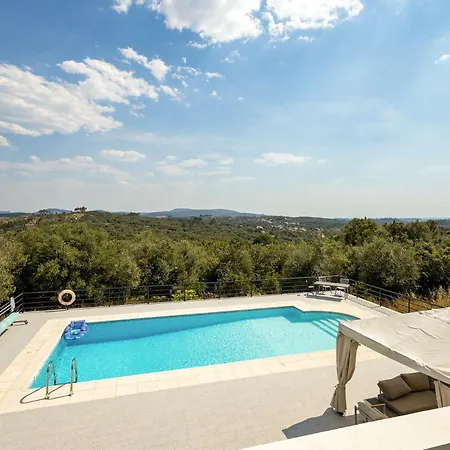 Pensionat Luxurious Retreat In Lousa Countryside