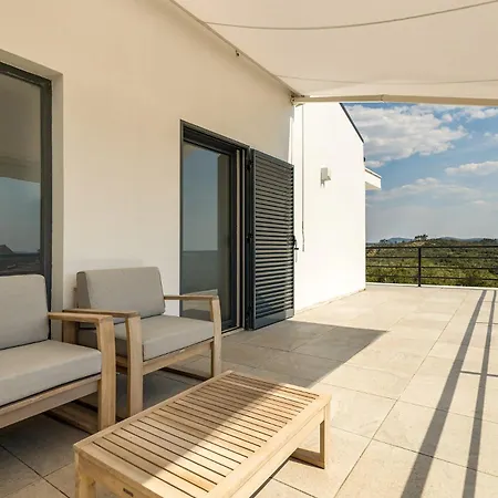 Luxurious Retreat In Lousa Countryside Pensionat 3*