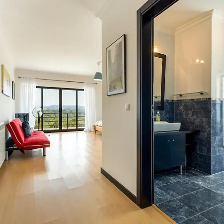Luxurious Retreat In Lousa Countryside